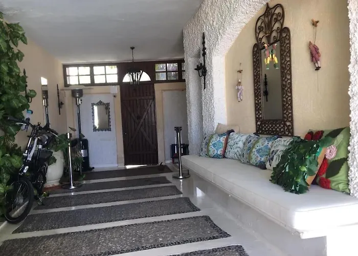 Castle81homes Yellow-sari , Sea View House Holiday home *